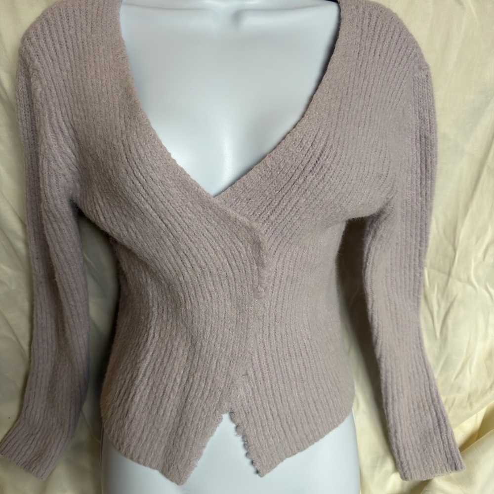 Women's V-Neck Ribbed Sweater - lavender purple